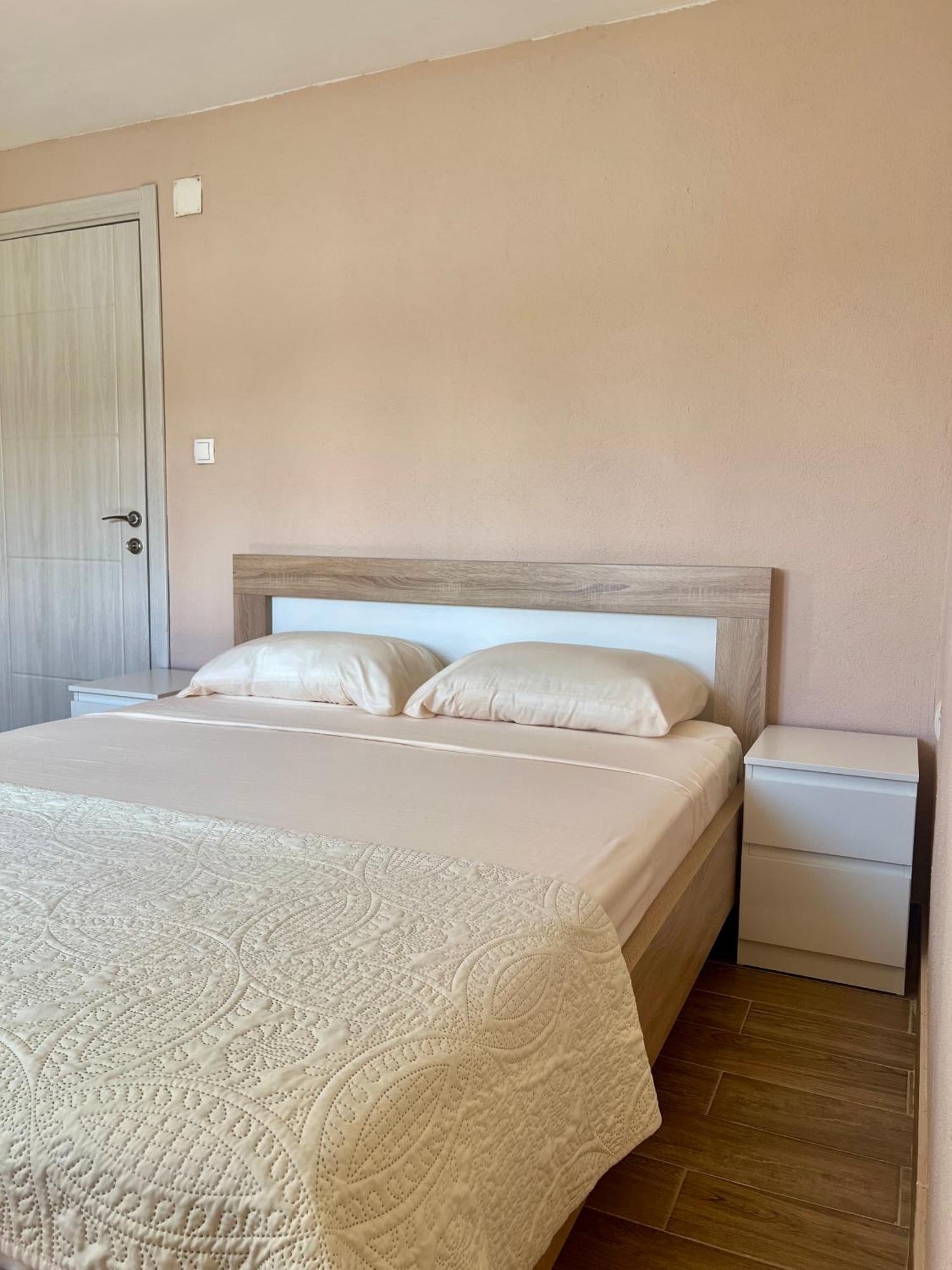 Lakeside Harmony Apartment Golubovci Eksteriør billede