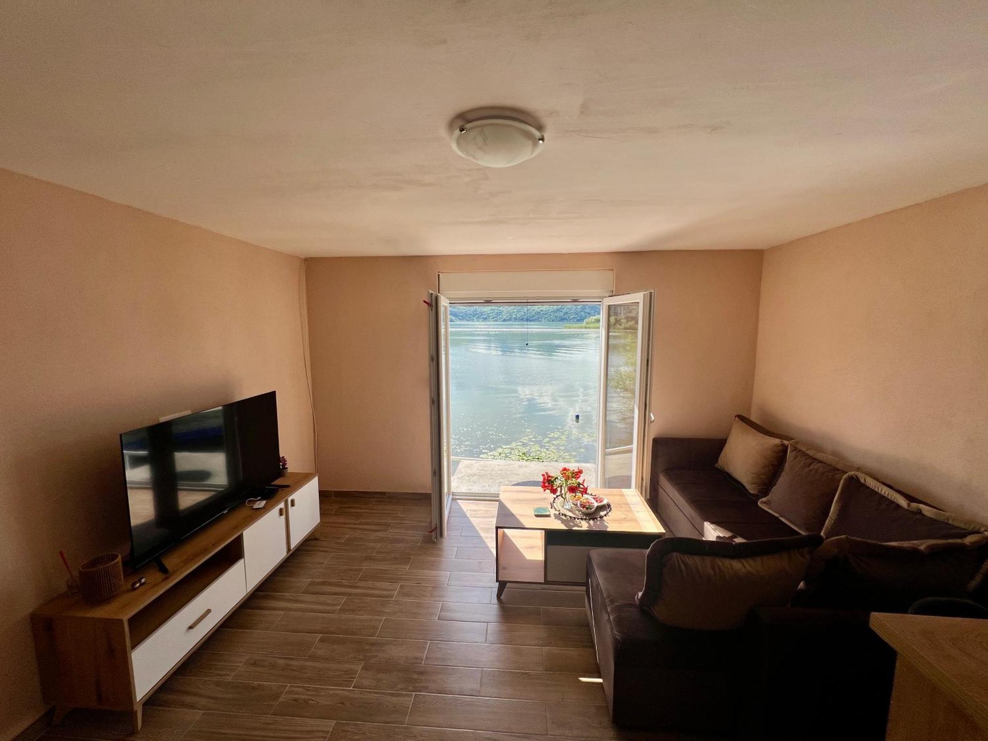 Lakeside Harmony Apartment Golubovci Eksteriør billede