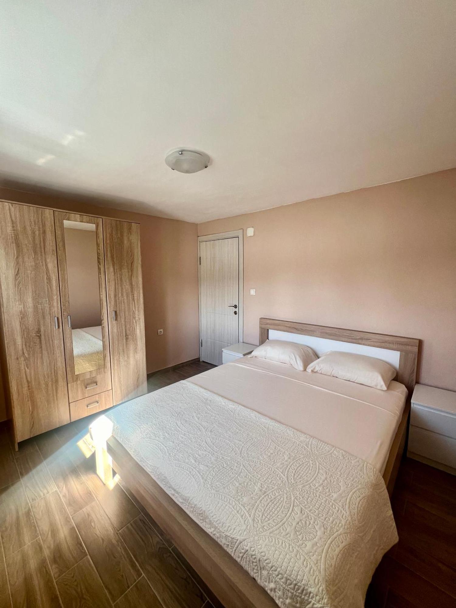 Lakeside Harmony Apartment Golubovci Eksteriør billede
