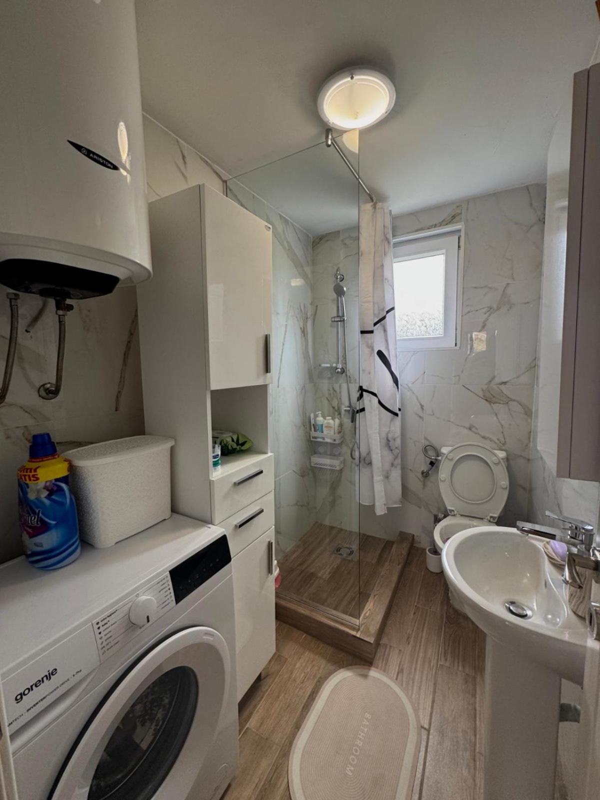 Lakeside Harmony Apartment Golubovci Eksteriør billede