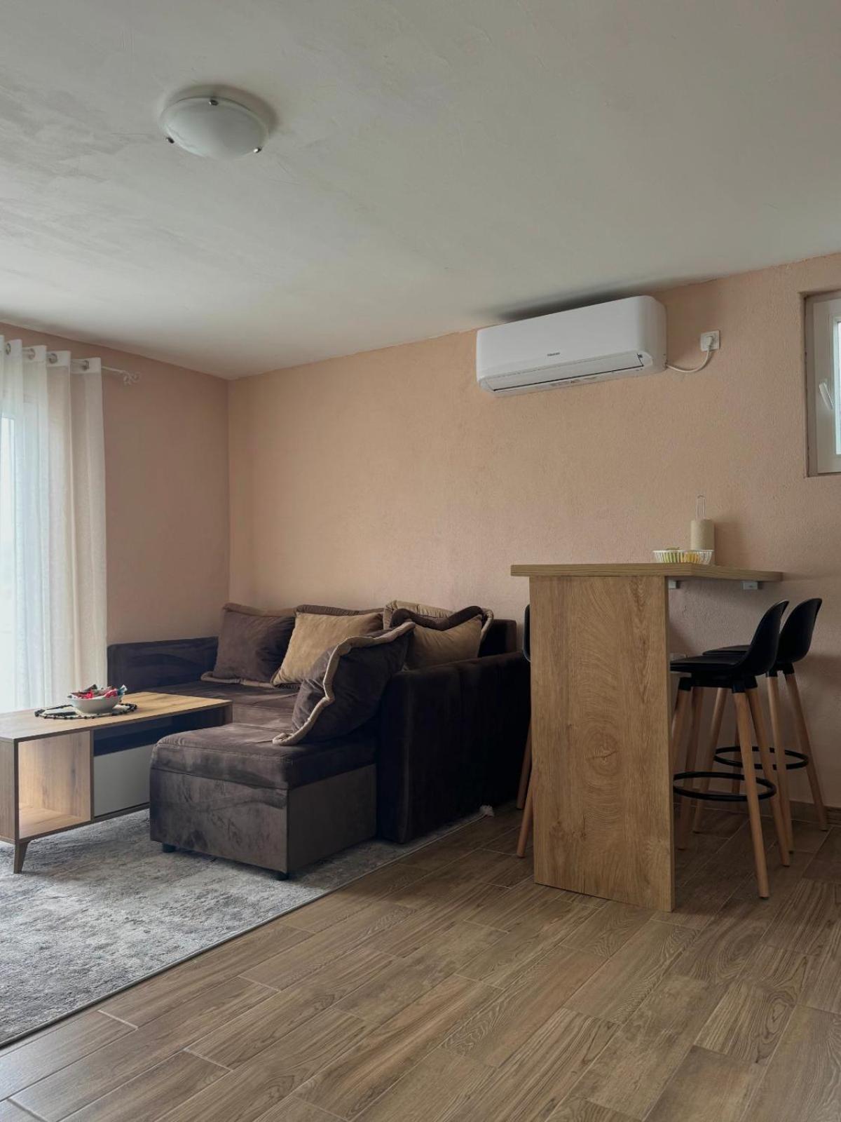 Lakeside Harmony Apartment Golubovci Eksteriør billede